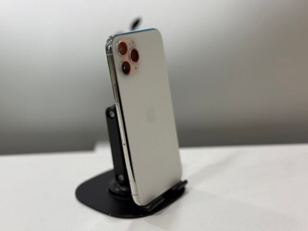 iPhone 11 Pro - Image 3