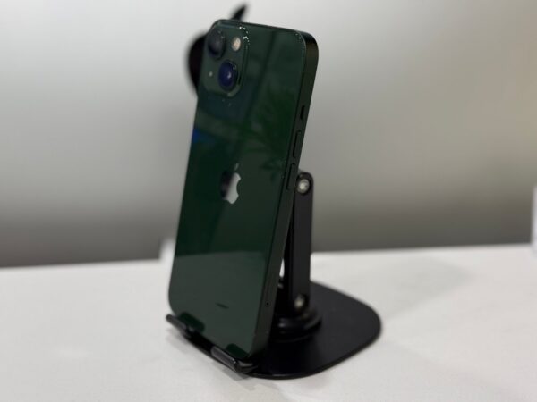 iPhone 13 - Image 2