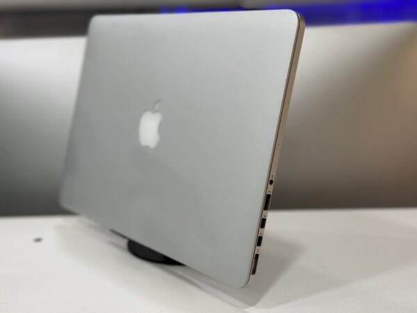 Macbook Pro 2015 - Image 2