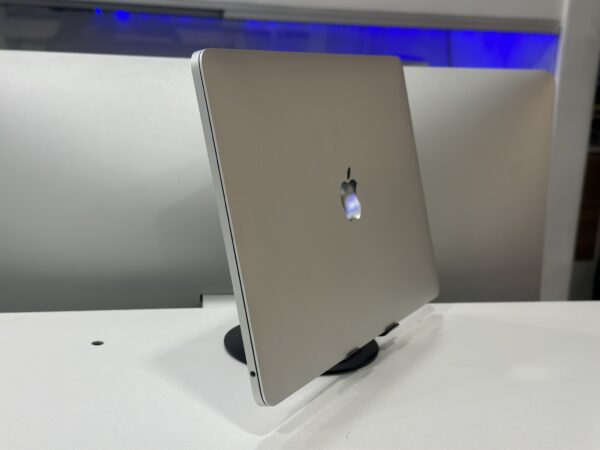 Macbook Pro 2017 - Image 3