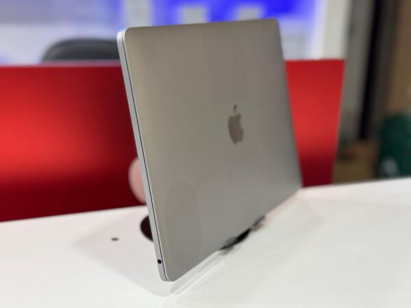 Macbook Pro 2020 - Image 3