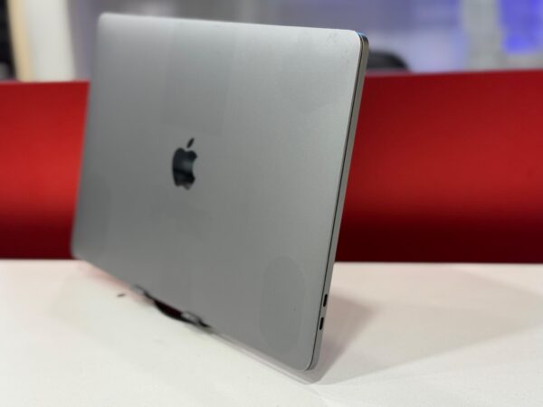 Macbook Pro 2020 - Image 2