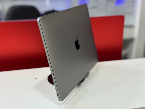 Macbook Pro 2020 - Image 4