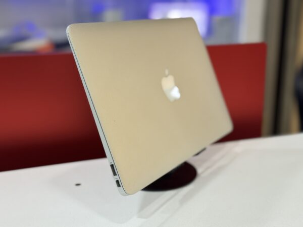 Macbook Air 2012 - Image 3