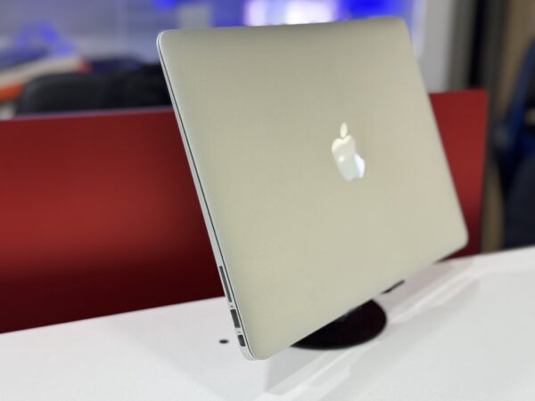 Macbook Air 2013 - Image 3