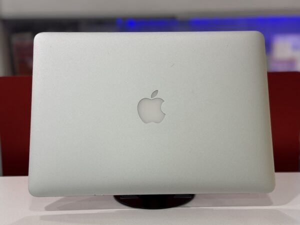 Macbook Air 2017 - Image 5