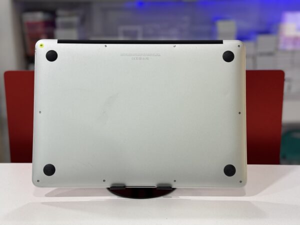 Macbook Air 2017 - Image 4