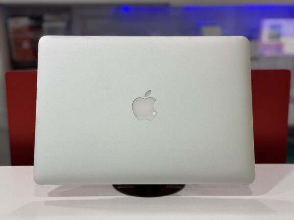 Macbook Air 2017 - Image 5