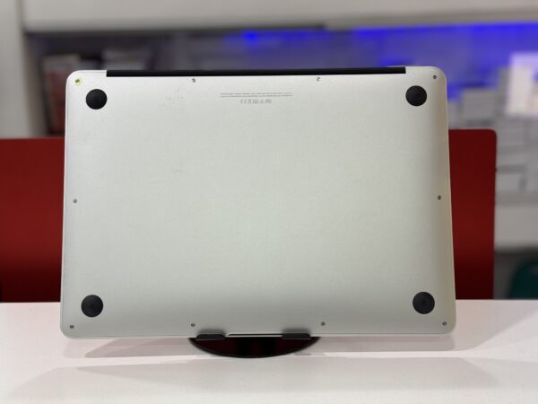 Macbook Air 2017 - Image 4