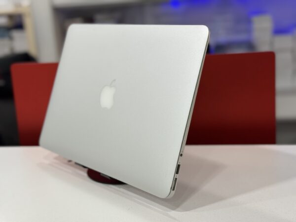 Macbook Air 2017 - Image 5