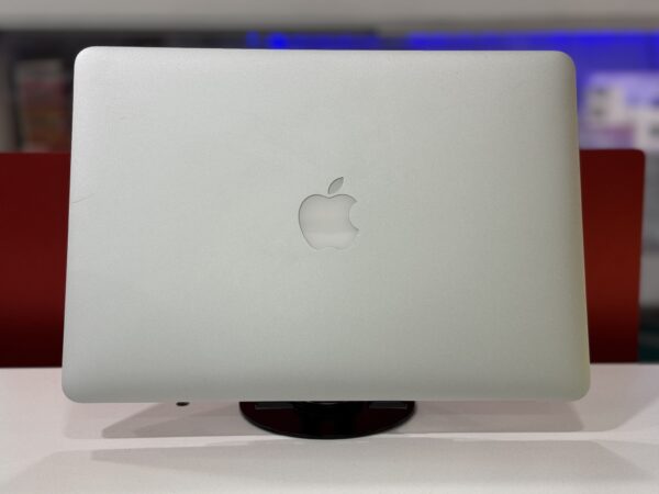Macbook Air 2017 - Image 5