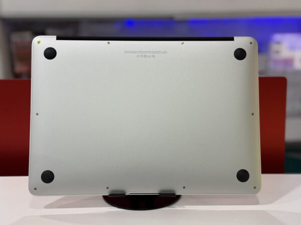 Macbook Air 2017 - Image 4