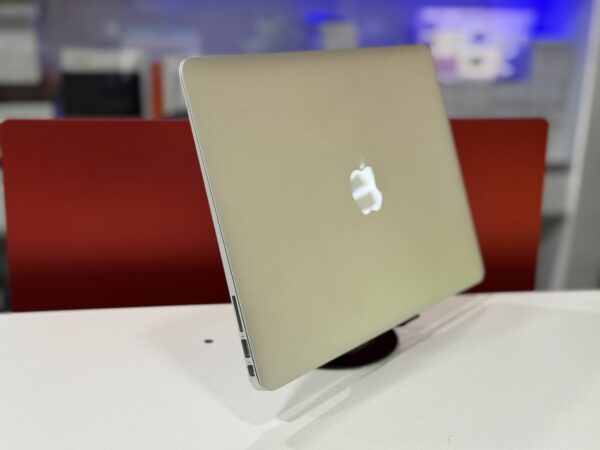 Macbook Air 2017 - Image 3