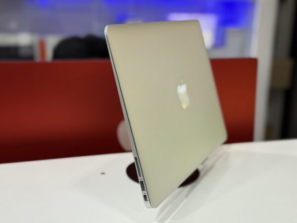 Macbook Air 2017 - Image 3