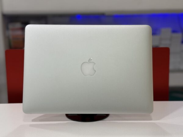 Macbook Air 2017 - Image 5