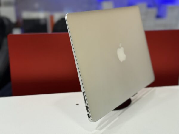 Macbook Air 2017 - Image 3