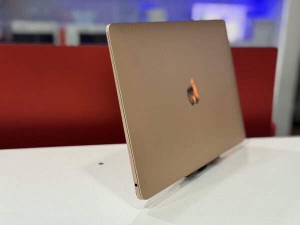 Macbook Air 2020 - Image 3