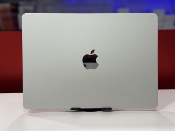 Macbook Air 2022 - Image 5