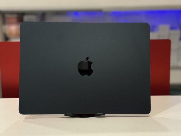 Macbook Air 2022 - Image 5