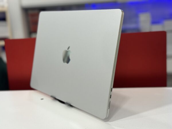 Macbook Air 2023 - Image 2