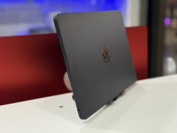 Macbook Air 2024 - Image 3