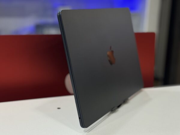 Macbook Air 2024 - Image 3