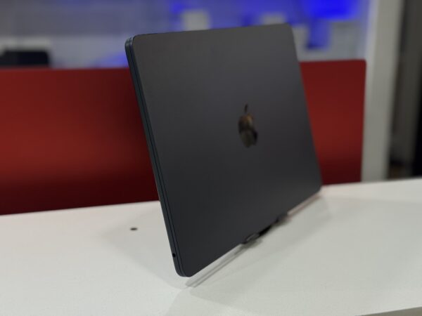 Macbook Air 2024 - Image 3