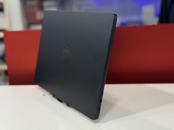 Macbook Air 2024 - Image 2