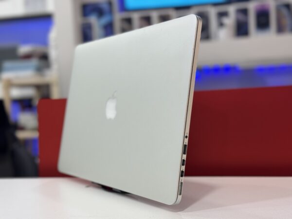 Macbook Pro 2015 - Image 2