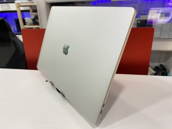 Macbook Pro 2019 - Image 2