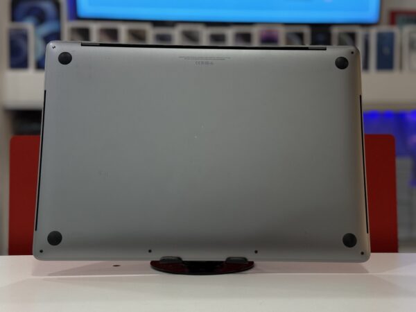 Macbook Pro 2019 - Image 4