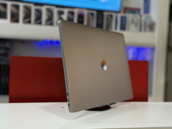 Macbook Pro 2019 - Image 3