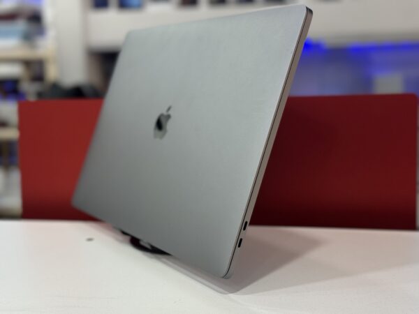 Macbook Pro 2019 - Image 5