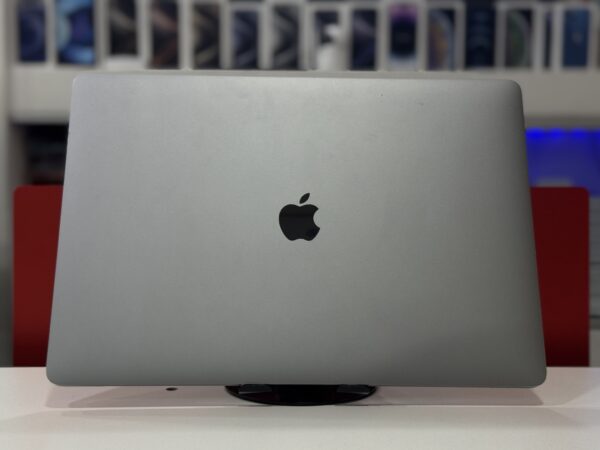 Macbook Pro 2019 - Image 4