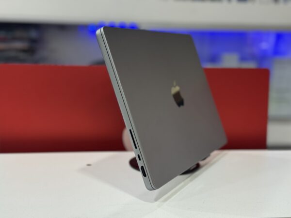 Macbook Pro 2021 - Image 3