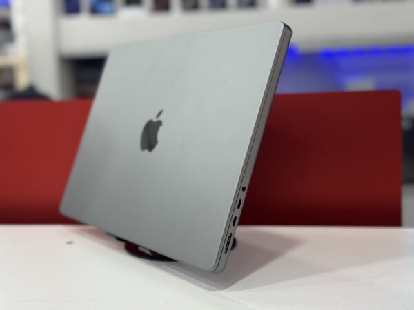 Macbook Pro 2021 - Image 2