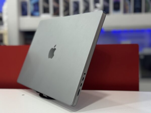Macbook Pro 2021 - Image 2
