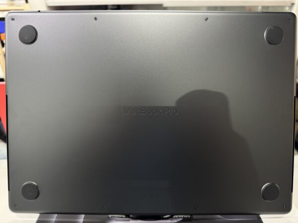 Macbook Pro 2024 - Image 4