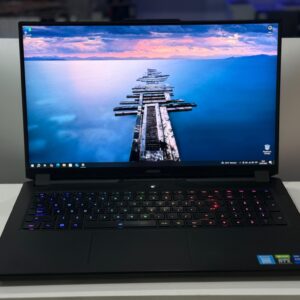 AORUS 17 YE5