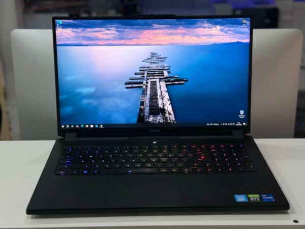 AORUS 17 YE5