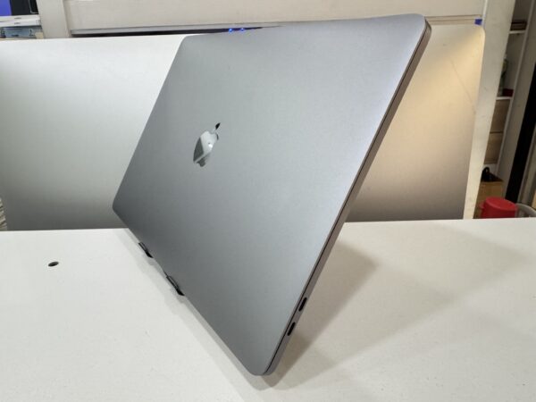 Macbook Pro 2020 - Image 2