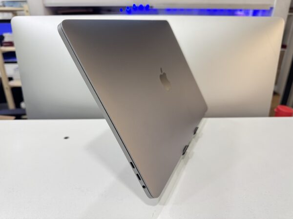 Macbook Pro 2020 - Image 3