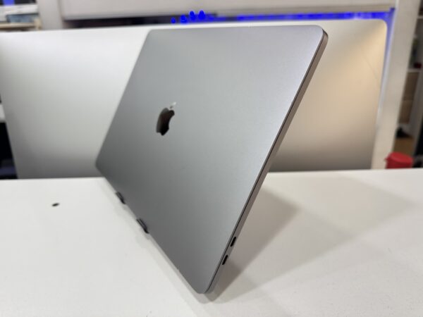 Macbook Pro 2020 - Image 2