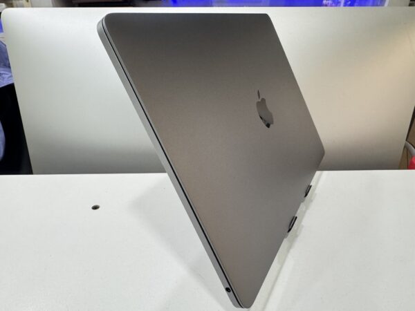 Macbook Pro 2020 - Image 3