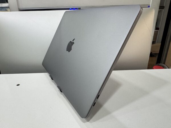 Macbook Pro 2020 - Image 2