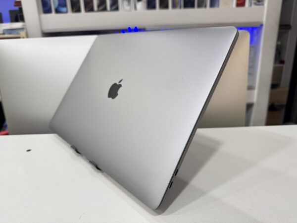 Macbook Pro 2019 - Image 2