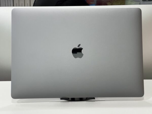 Macbook Pro 2019 - Image 5