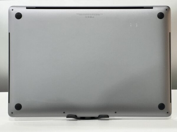 Macbook Pro 2019 - Image 4