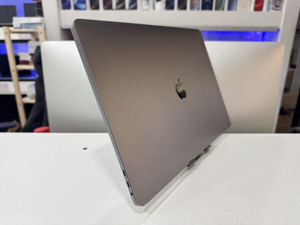 Macbook Pro 2019 - Image 3