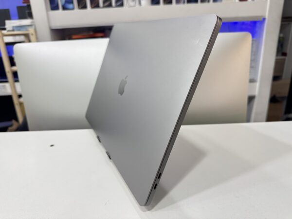 Macbook Pro 2019 - Image 2